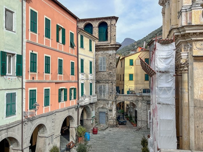 Al centro, Palazzo Boeri Al centro, Palazzo Boeri