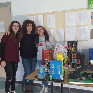 Ventimiglia: terminato il progetto artistico sul tema dei rifiuti, ecco le foto Ventimiglia: terminato il progetto artistico sul tema dei rifiuti, ecco le foto