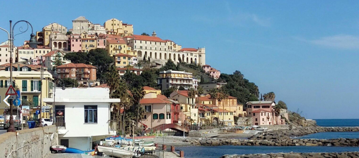 Imperia: ascensori funzionanti, il plauso di un turista piemontese ma punta il dito contro lo smaltimento dei rifiuti Imperia: ascensori funzionanti, il plauso di un turista piemontese ma punta il dito contro lo smaltimento dei rifiuti