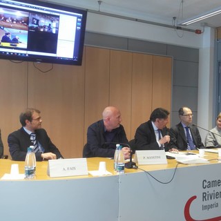 Imperia: 250mila euro di fondi comunitari per impieghi nelle attività turistiche. Presentato il progetto 'Giovani in Movimento' (foto e video) Imperia: 250mila euro di fondi comunitari per impieghi nelle attività turistiche. Presentato il progetto 'Giovani in Movimento' (foto e video)
