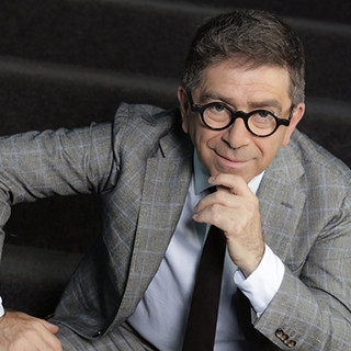 Bordighera: due domeniche di teatro all'ex chiesa Anglicana con Pino Strabioli e Guido Catalano