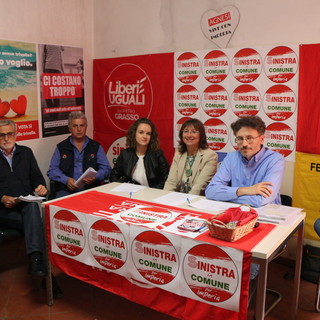 Elezioni comunali a Imperia, presentata la lista ‘Sinistra in Comune’ a sostegno del candidato Lucio Sardi (Foto e Video) Elezioni comunali a Imperia, presentata la lista ‘Sinistra in Comune’ a sostegno del candidato Lucio Sardi (Foto e Video)