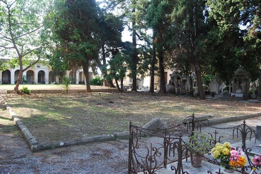 Sanremo: nuovo contratto per la gestione dei cimiteri, cambiano gli orari a Poggio, Bussana e Coldirodi