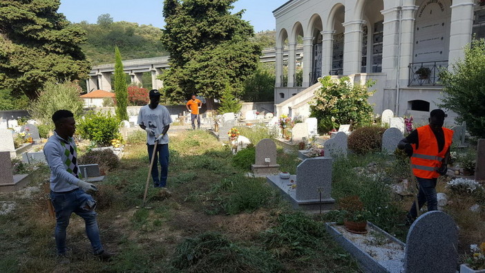 Imperia: questa mattina ultimati i lavori di pulizia nel cimitero di Porto Maurizio