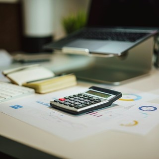 Perché sempre più italiani aprono una holding nel Regno Unito