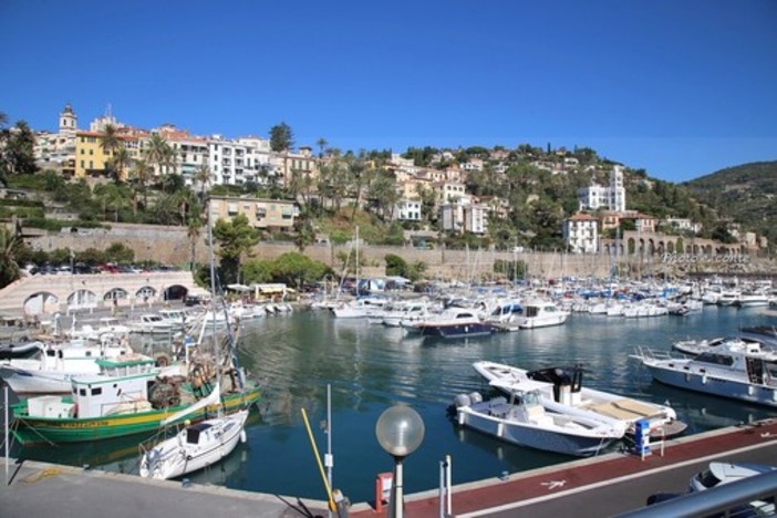 'Per Bordighera', il candidato sindaco Massimiliano Iacobucci visita il porto: "Motore centrale per l’economia cittadina" (Foto e video)
