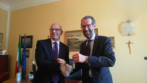 Imperia: questa mattina il passaggio di consegne in Provincia tra Fabio Natta e Domenico Abbo (Foto e Video)