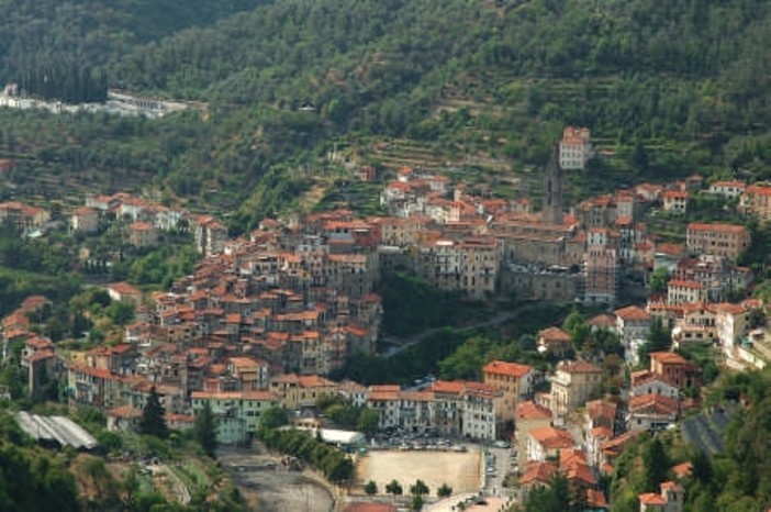 La storia del borgo di Pigna e del suo territorio raccontata dal lettore Pierluigi Casalino