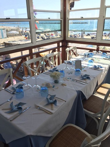 Arma di Taggia: al Playa Manola la cucina 'Pieds dans l'eau' sulla passeggiata vicino al mare