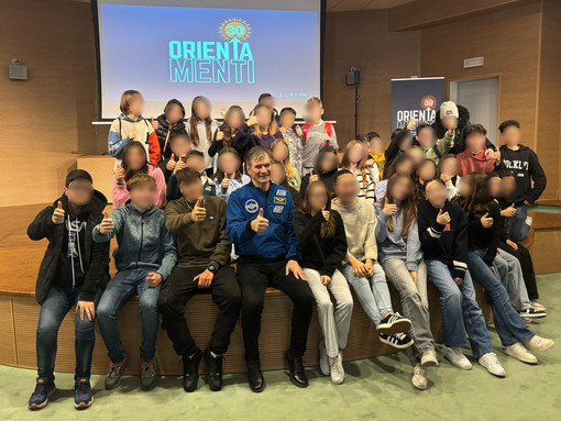 Anche l'IC Taggia Valle Argentina all'incontro con l'astronauta Paolo Nespoli a Imperia Anche l'IC Taggia Valle Argentina all'incontro con l'astronauta Paolo Nespoli a Imperia