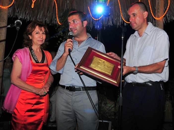 Vallecrosia: il saluto al dirigente scolastico Anna Boeri, in pensione dopo 40 anni