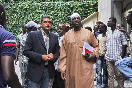 Da sinistra, il vicequestore Giuseppe Ruggiero ed il console senegalese Matar Kouyate