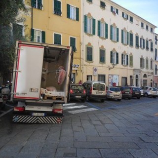 Imperia: cambia la viabilità nella parte bassa di via Cascione, in arrivo stalli per moto e scooter