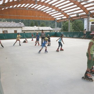 Pista di pattinaggio (foto di repertorio) Pista di pattinaggio (foto di repertorio)