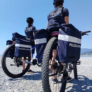 Ventimiglia, Di Muro: "Riprende per luglio e agosto il pattugliamento in bici della polizia locale" Ventimiglia, Di Muro: "Riprende per luglio e agosto il pattugliamento in bici della polizia locale"