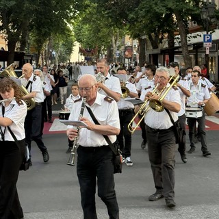 Ventimiglia, santa messa e processione: la comunità celebra il Corpus Domini (Foto e video) Ventimiglia, santa messa e processione: la comunità celebra il Corpus Domini (Foto e video)