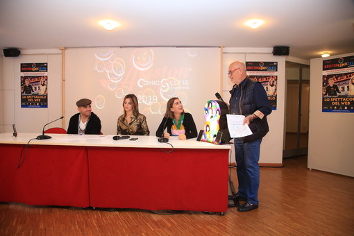 Sanremo: Ariston Comic Selfie, ecco i finalisti di questa edizione. I vincitori saranno annunciati durante lo show del 22 novembre Sanremo: Ariston Comic Selfie, ecco i finalisti di questa edizione. I vincitori saranno annunciati durante lo show del 22 novembre