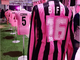 La maglia numero 16 del Palermo di Roberto Biffi al museo delle maglie storiche rosanero nel post Instagram dell'allenatore La maglia numero 16 del Palermo di Roberto Biffi al museo delle maglie storiche rosanero nel post Instagram dell'allenatore
