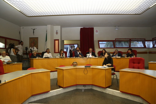 Taggia: l'8 agosto nuovo consiglio comunale, si parlerà dell'incompatibilità del consigliere Pizzolla ma non solo