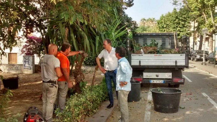 Sanremo:la città è sporca per la totale assenza di senso civico, l'arrabbiatura del sindaco dopo un sopralluogo Sanremo:la città è sporca per la totale assenza di senso civico, l'arrabbiatura del sindaco dopo un sopralluogo