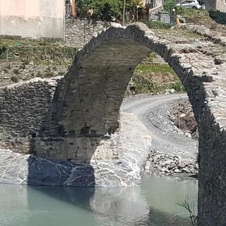 Liguria Verde, terminati i lavori di restauro del ponte medievale di Borghetto d'Arroscia Liguria Verde, terminati i lavori di restauro del ponte medievale di Borghetto d'Arroscia