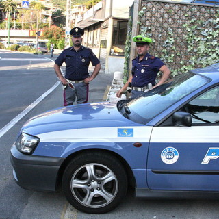 Imperia: Polizia Stradale, mancano i pantaloni estivi per gli agenti. La denuncia di Traverso (SIAP) Imperia: Polizia Stradale, mancano i pantaloni estivi per gli agenti. La denuncia di Traverso (SIAP)