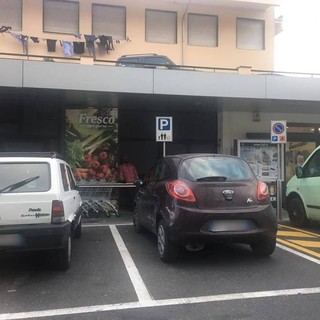 Imperia: a pochi giorni dall'ultimo allontanamento, un nuovo questuante stamattina al supermercato Lidl
