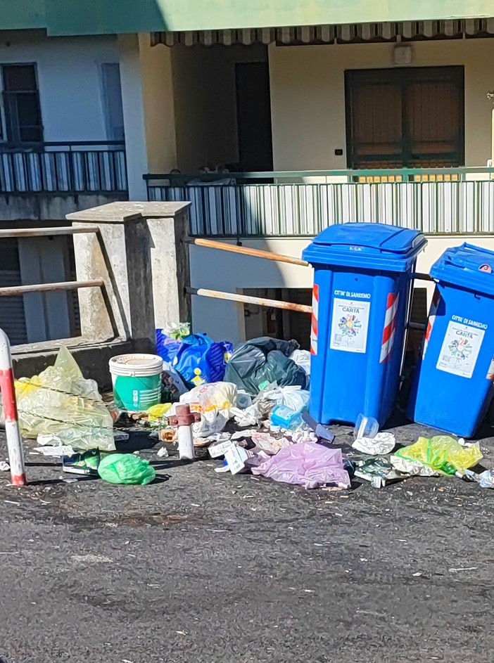 Sanremo, rifiuti abbandonati e sporcizia in corso Inglesi: la segnalazione Sanremo, rifiuti abbandonati e sporcizia in corso Inglesi: la segnalazione