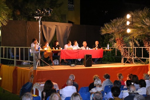 Bordighera: le foto della presentazione di ‘Racconti di Bordighera' un libro di Pier Rossi Bordighera: le foto della presentazione di ‘Racconti di Bordighera' un libro di Pier Rossi