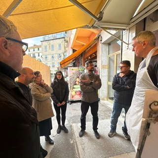 Elezioni, Gianni Rolando incontra i commercianti di piazza Eroi Sanremesi (foto)