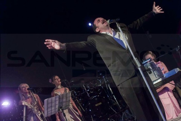 Riva Ligure: questa sera in Piazza Ughetto l'Orchestra di Francesco Zino e la sagra di pesce