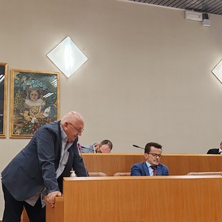 Alterco in piazza a Ventimiglia, Parodi: "Ho le spalle larghe, certe falsità non mi faranno cambiare metodo"