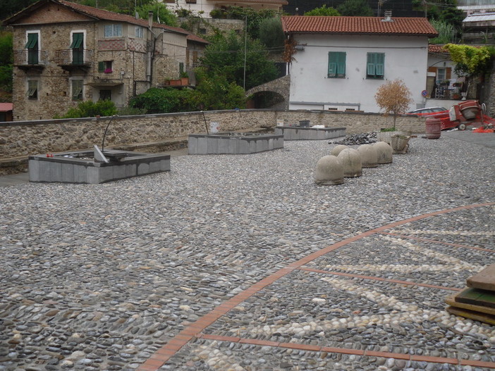 Vallecrosia: entro fine mese saranno ultimati i lavori di restyling del Centro Storico