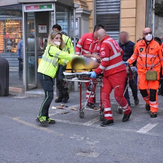 Sanremo: cade da alcuni metri d'altezza in piazza Eroi, 25enne ferito gravemente