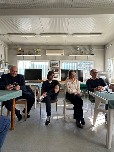 Elezioni Sanremo: il candidato sindaco Gianni Rolando in visita alla bocciofila del Baragallo Elezioni Sanremo: il candidato sindaco Gianni Rolando in visita alla bocciofila del Baragallo