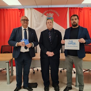 "Regala un sorriso", buoni spesa sociali per famiglie in difficoltà: da Vallecrosia parte l'iniziativa solidale del Veospss (Foto e video) "Regala un sorriso", buoni spesa sociali per famiglie in difficoltà: da Vallecrosia parte l'iniziativa solidale del Veospss (Foto e video)