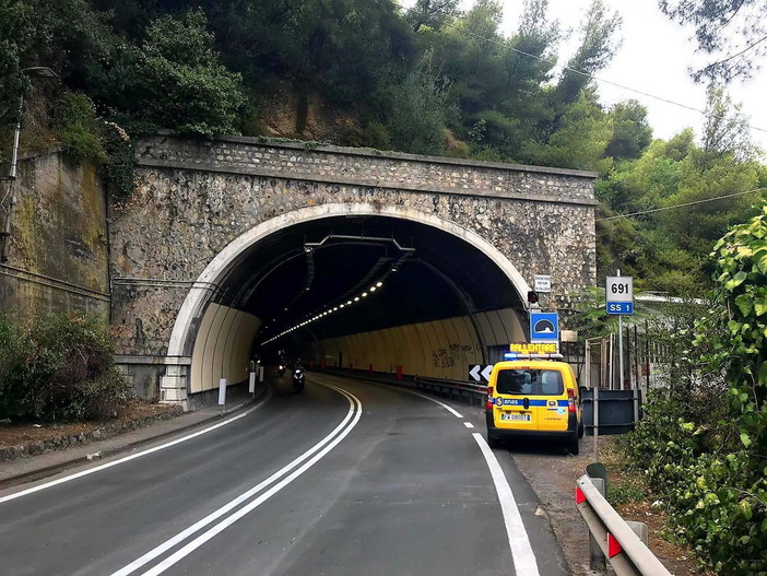Ventimiglia: giovedì prossimo chiusa al traffico un tratto della via Aurelia in corrispondenza della galleria 'Poggi' Ventimiglia: giovedì prossimo chiusa al traffico un tratto della via Aurelia in corrispondenza della galleria 'Poggi'