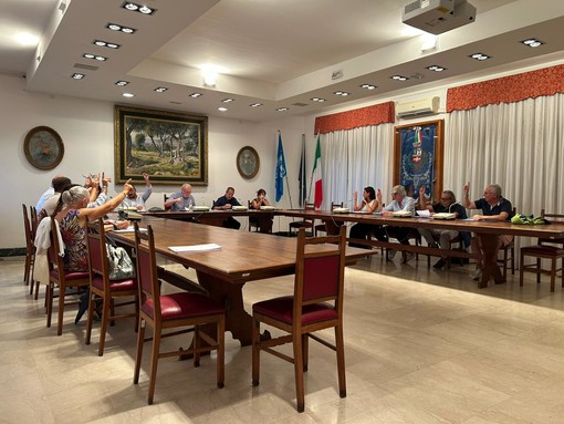 Ospedaletti, il Consiglio comunale unito per il riconoscimento simbolico della Palestina Ospedaletti, il Consiglio comunale unito per il riconoscimento simbolico della Palestina