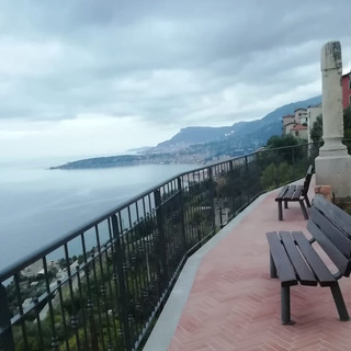 Ventimiglia: terminati i lavori di ristrutturazione di Piazza Angeli Custodi, la soddisfazione del Comitato ‘Insieme per Grimaldi’