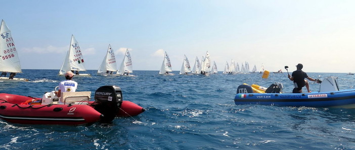 Grande successo per la tradizionale regata d’estate del Circolo Nautico Arma (foto)