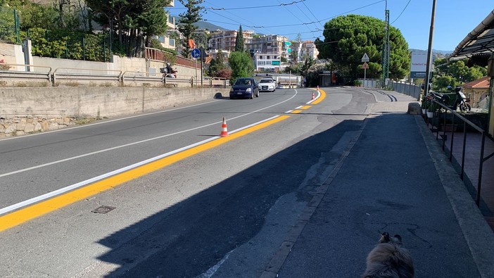 Sanremo: allungata corsia degli autobus, cittadini arrabbiati "Strada troppo stretta"