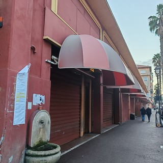 Ventimiglia: servizi igienici del mercato coperto, l’amministrazione implementa il servizio di pulizia Ventimiglia: servizi igienici del mercato coperto, l’amministrazione implementa il servizio di pulizia