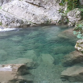 Pigna: il 31 marzo una visita guidata ai laghetti ed alla cappella di San Bernardo con gli 'Amici del Rio Carne' Pigna: il 31 marzo una visita guidata ai laghetti ed alla cappella di San Bernardo con gli 'Amici del Rio Carne'