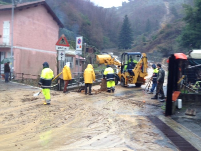 Maltempo: crollata un’abitazione a Ceriana, sono scesi in totale 300 mm di pioggia. Danni in tutto il paese e diverse famiglie evacuate Maltempo: crollata un’abitazione a Ceriana, sono scesi in totale 300 mm di pioggia. Danni in tutto il paese e diverse famiglie evacuate