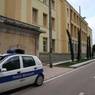 Sanremo: scoperto un rifugio dentro un ex capanno sulla ciclabile