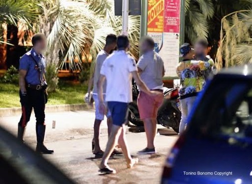 Sanremo: Carabinieri sedano una rissa davanti a un locale della movida