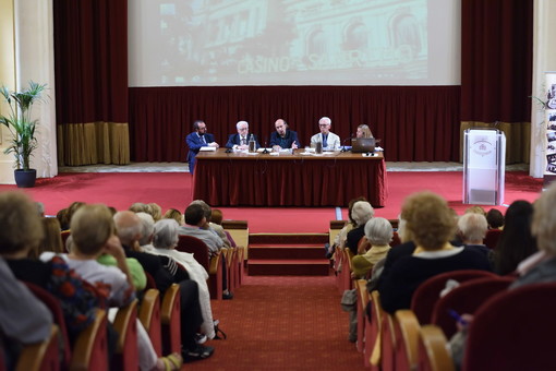 Sanremo: teatro gremito per Stefano Zecchi, Premio Acqui Ambiente, ai Martedì Letterari del Casinò Sanremo: teatro gremito per Stefano Zecchi, Premio Acqui Ambiente, ai Martedì Letterari del Casinò