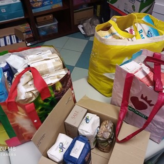 Ventimiglia, la scuole dell'infanzia e le primarie si mobilitano per l'emergenza Ucraina (foto) Ventimiglia, la scuole dell'infanzia e le primarie si mobilitano per l'emergenza Ucraina (foto)