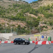 Sicurezza e la viabilità sulla nuova rotatoria di Corso Genova a Ventimiglia, un lettore: "Manca il rispetto della precedenza" Sicurezza e la viabilità sulla nuova rotatoria di Corso Genova a Ventimiglia, un lettore: "Manca il rispetto della precedenza"