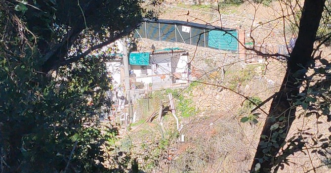 Bimba morta a Bordighera, i Ris catalogano le tracce della casa. Il legale del compagno: “È sotto shock, non esce di casa”